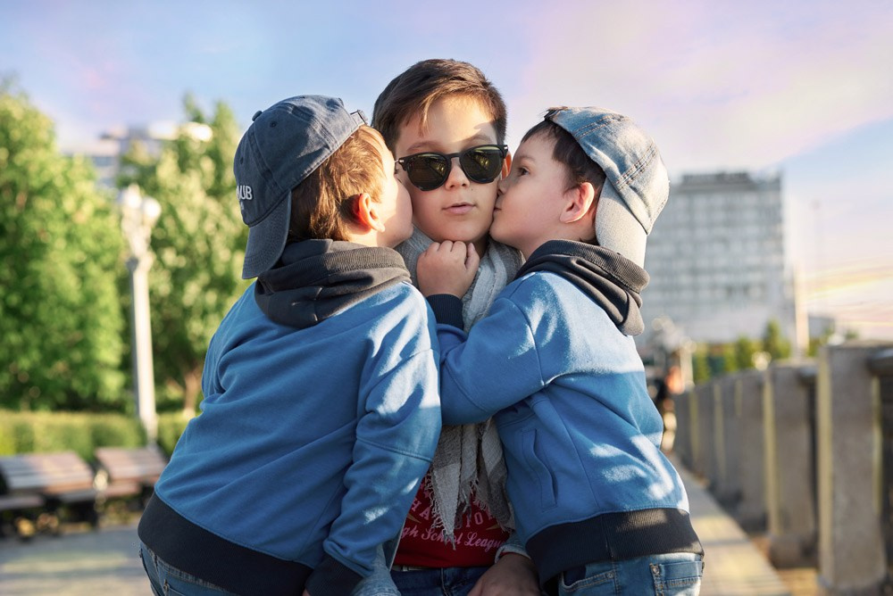 Летняя фотосессия на природе, в лесу, на улице. Семейная с детьми