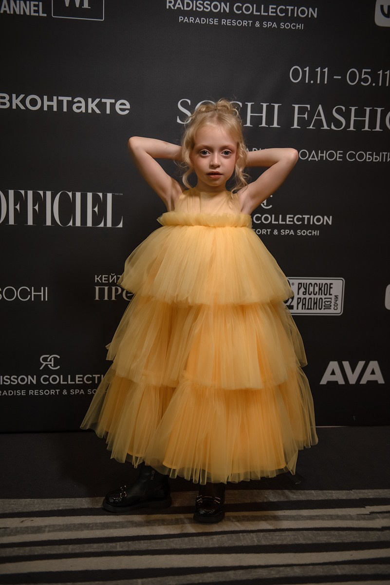 SochiFashionWeek2024 дизайнер Анохина Светлана. Семейный и коммерческий фотограф в Сочи Александр Бодунов