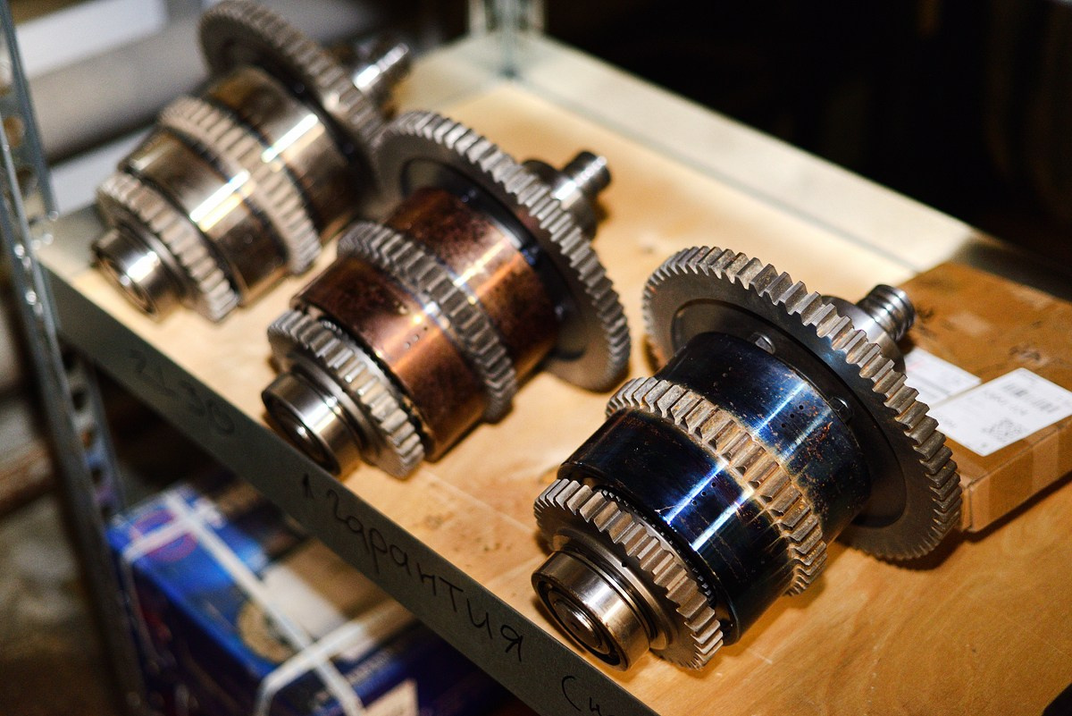 Центр технического обслуживания. Фотограф Сергей Сергеев