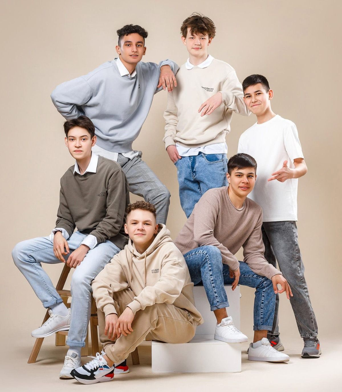 Идеи фото группами 9-11 класс. Выпускные альбомы «Эврика» в Нижнем Новгороде