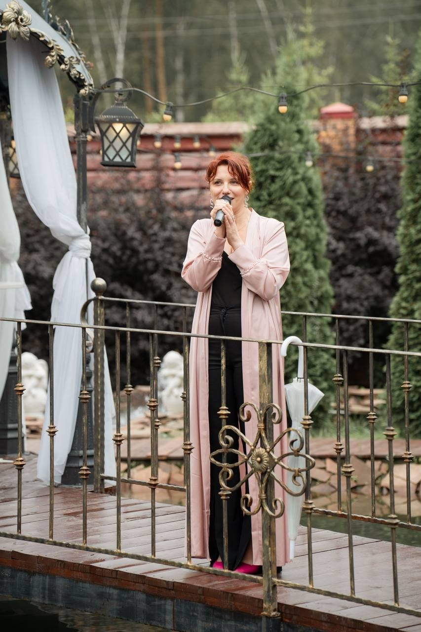 Как должен выглядеть ведущий на мероприятии. Ведущая СПБ Надежда Кожина