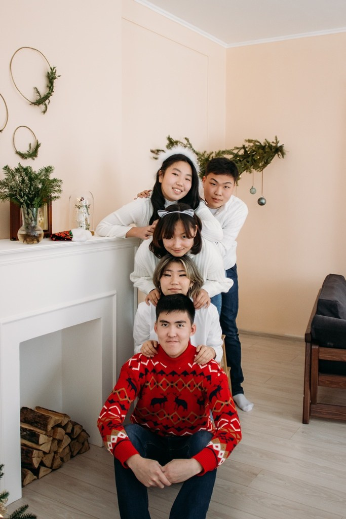 Школьники В Новогодней студии. Фотограф Бурятия. Печать фотокниг