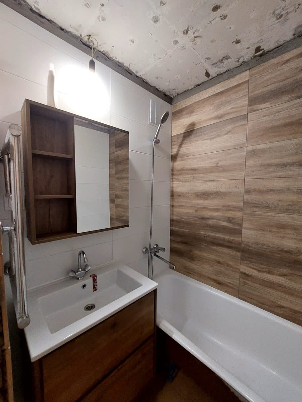 Ванная комната с раздельным санузлом (ул. Ф. Амирхана д. 79). Ремонт санузла, туалета, ванной под ключ в Казани. Укладка плитки