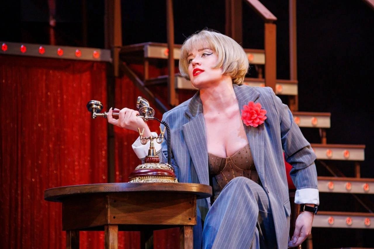 В ДЖАЗЕ ТОЛЬКО ДЕВУШКИ