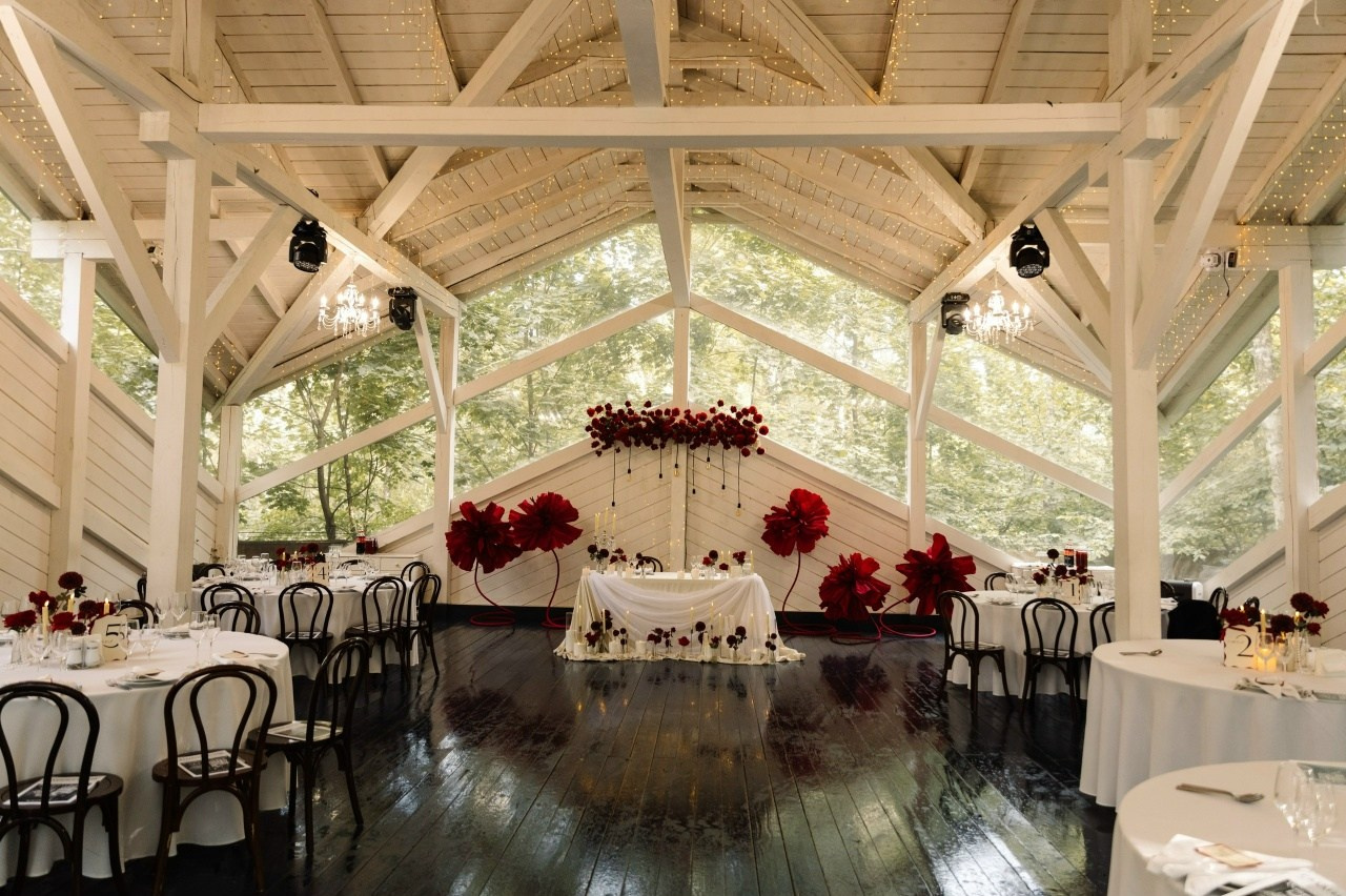 Декор Джуси роуз. Подрядчики и друзья сети свадебных площадок House for wedding