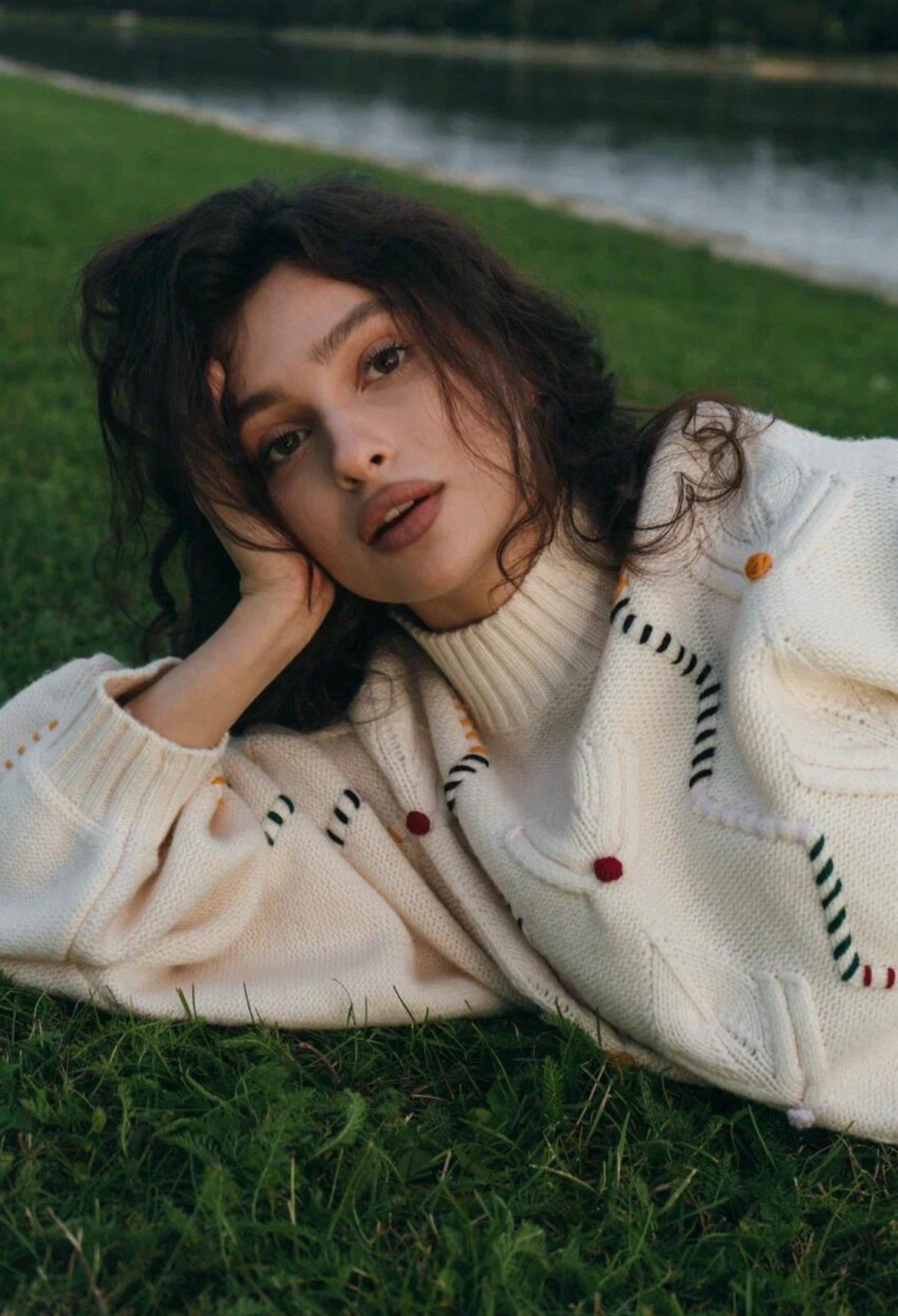 Ищете подрядчика для съемки одежды? Организуем предметную фотосессию в Москве с топовым фотографом