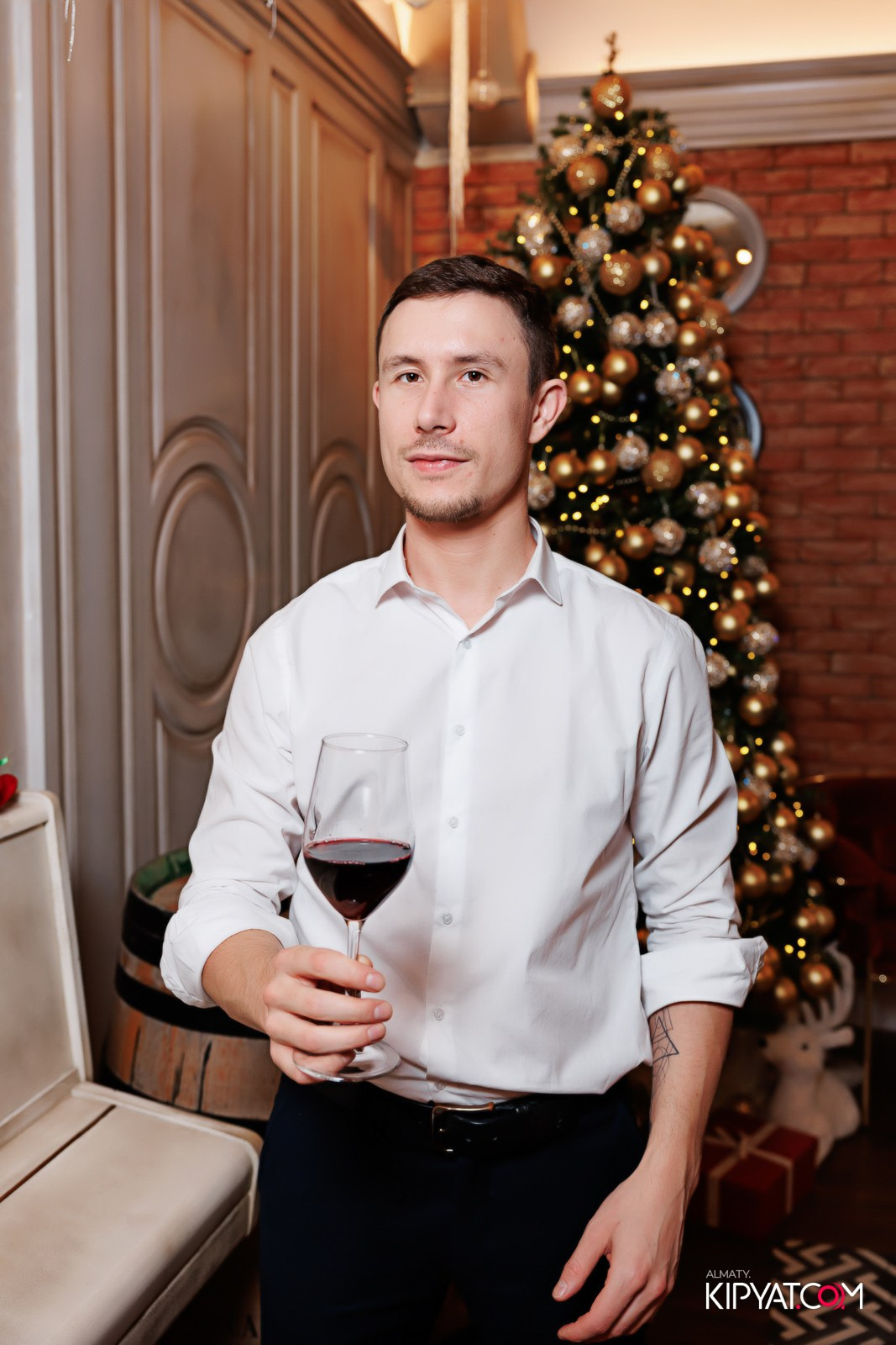 LAUREATE GRAND CAFÉ. КИПЯТКОМ АЛМАТЫ!