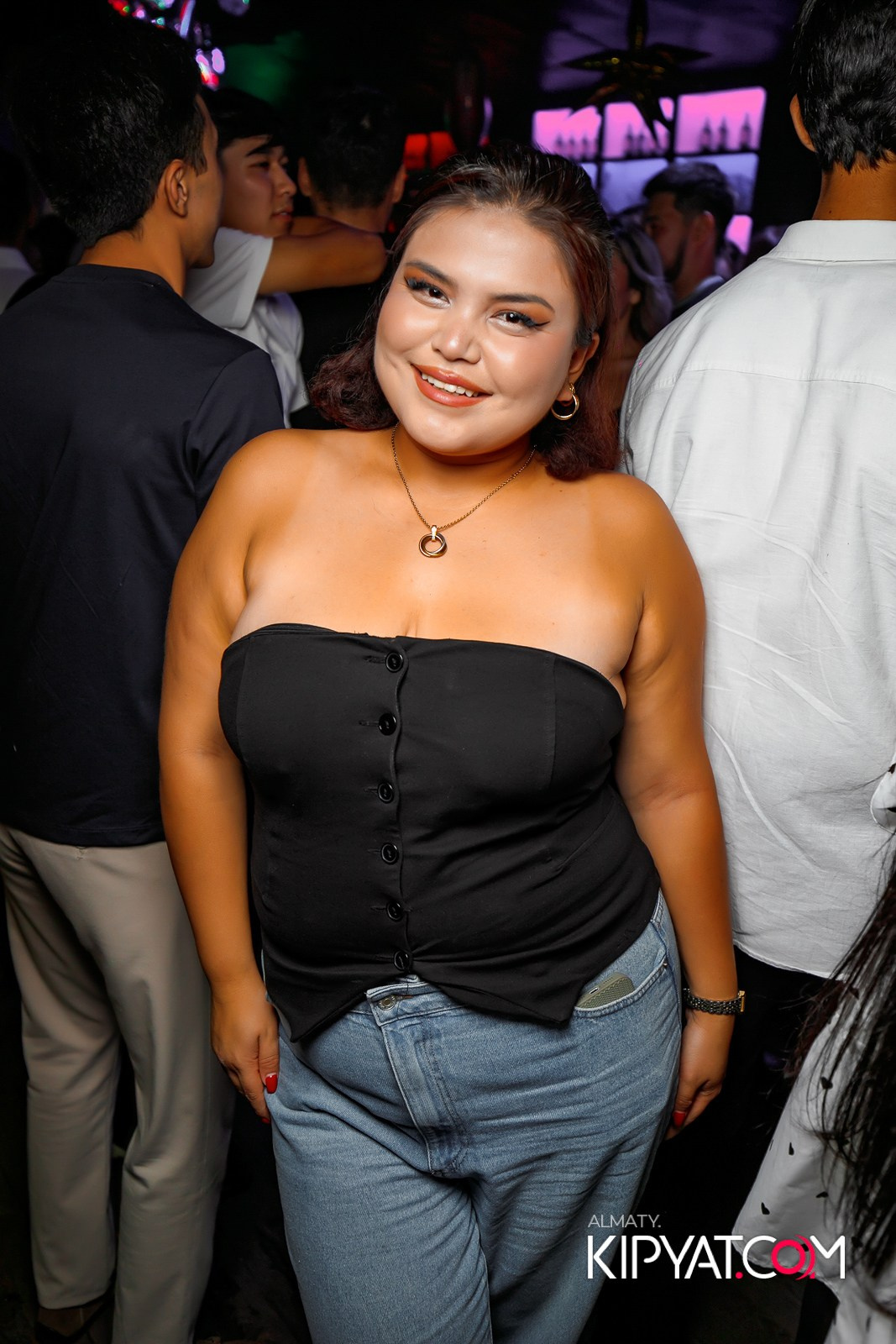 UYAT EMES BAR. КИПЯТКОМ АЛМАТЫ!