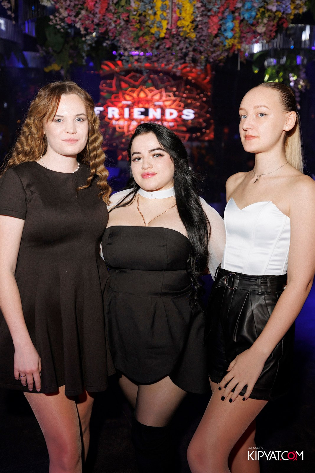 FRIENDS BAR & TERRACE. КИПЯТКОМ АЛМАТЫ! Фотосъемка мероприятий в Алматы