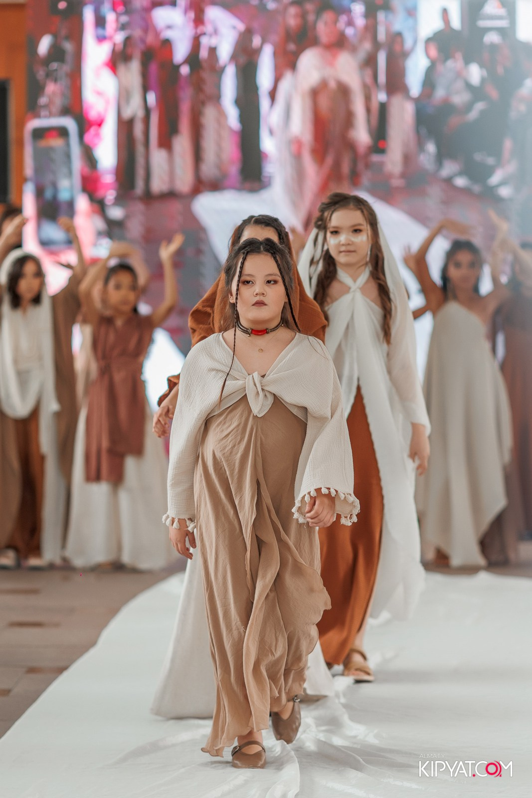 JUNIOR FASHION SHOW. КИПЯТКОМ АЛМАТЫ!