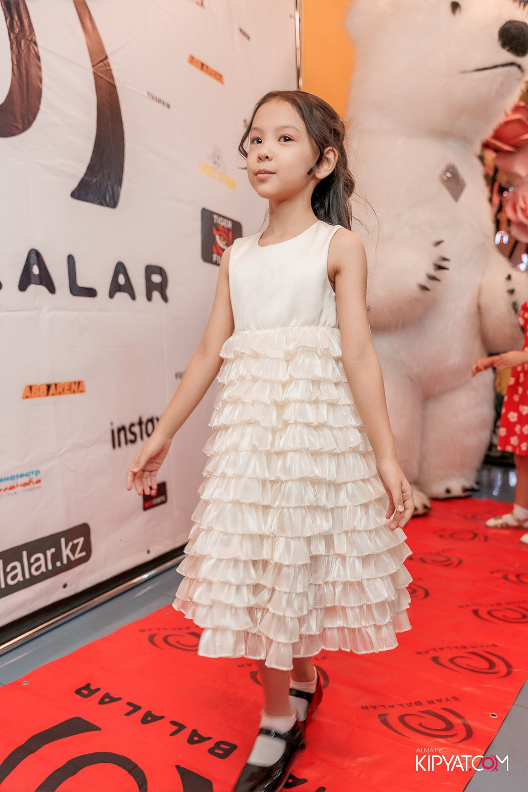 ПРЕЗЕНТАЦИЯ 10 ГРУППЫ КИНОПРОЕКТА STARBALALAR. КИПЯТКОМ АЛМАТЫ!