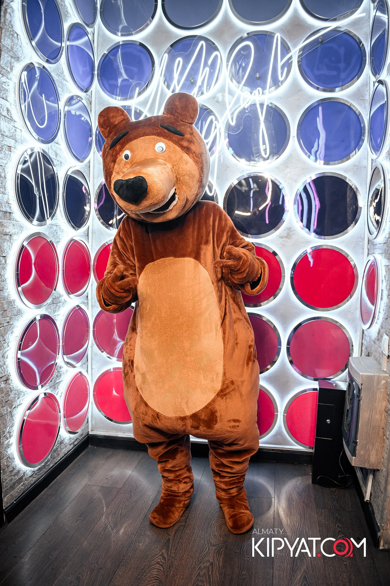 УХО И МЕДВЕДЬ НА ГАГАРИНА. КИПЯТКОМ АЛМАТЫ!