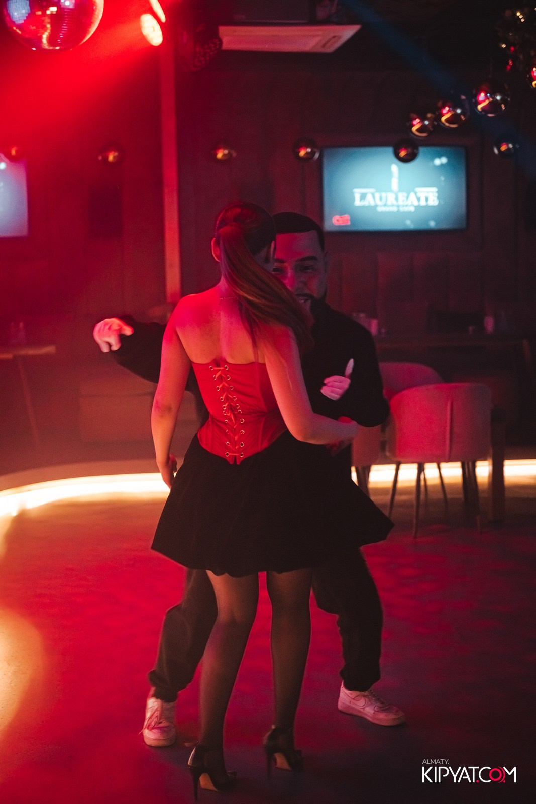 LAUREATE GRANDE CAFE. КИПЯТКОМ АЛМАТЫ!