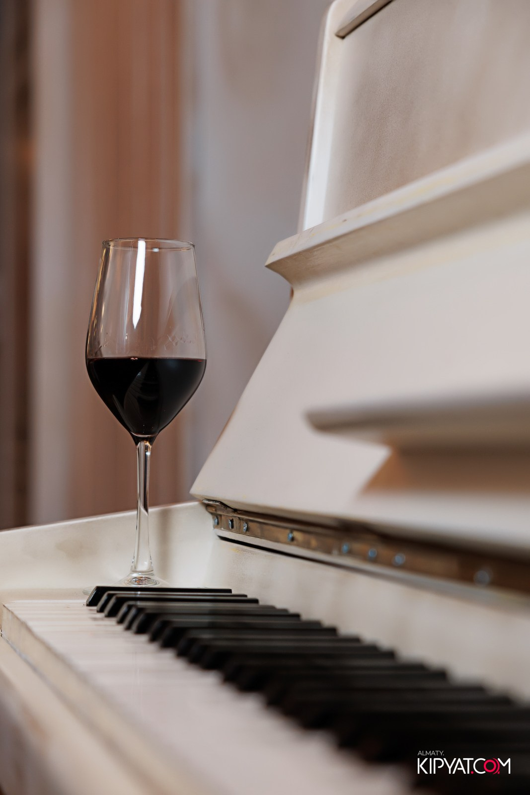 LAUREATE GRAND CAFÉ. КИПЯТКОМ АЛМАТЫ!