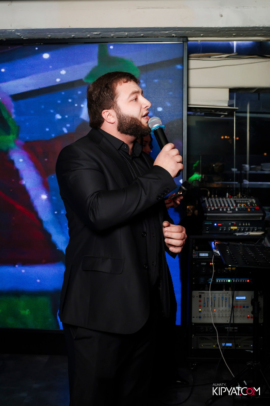 КАВКАЗСКИЙ ВЕЧЕР В ВАХТАНГУРИ. КИПЯТКОМ АЛМАТЫ!