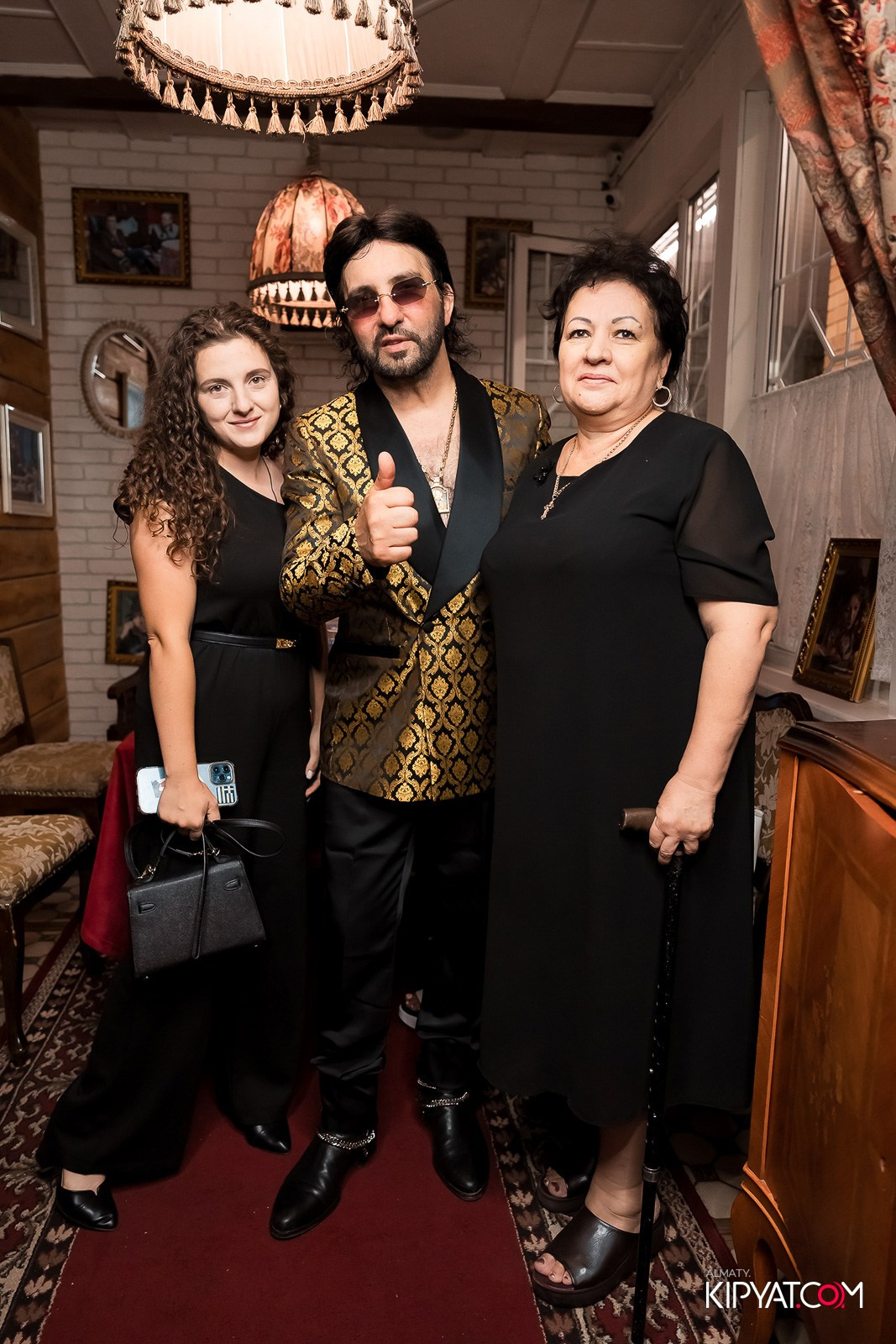 РЕСТОРАН МАРЬИНА РОЩА. КИПЯТКОМ АЛМАТЫ!