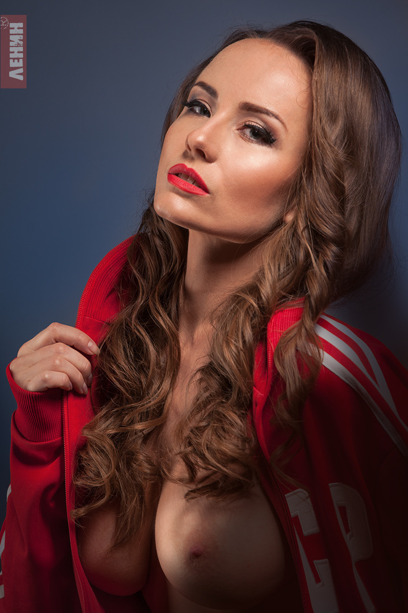 Декольте́…. Сергей Ленин