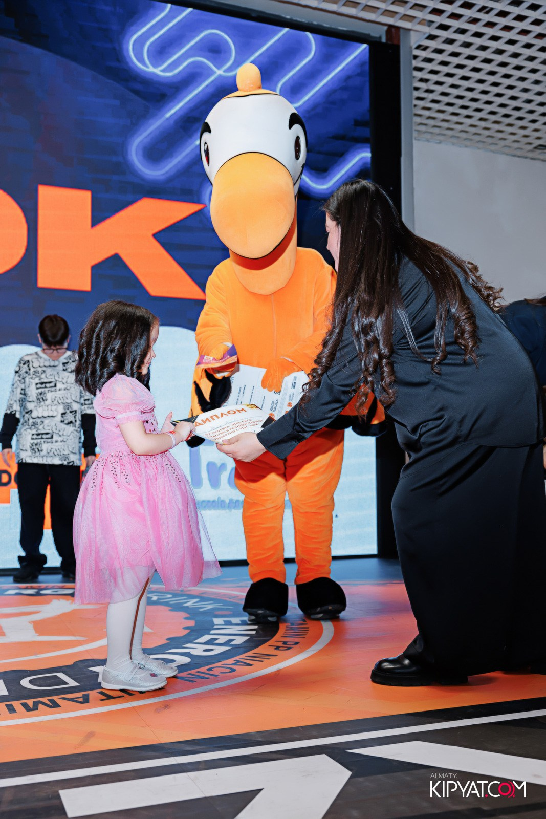 ДЕТСКИЙ МОДНЫЙ ПОКАЗ ОТ МОДЕЛЬНОГО АГЕНТСТВА «KIDSFACE». КИПЯТКОМ АЛМАТЫ!