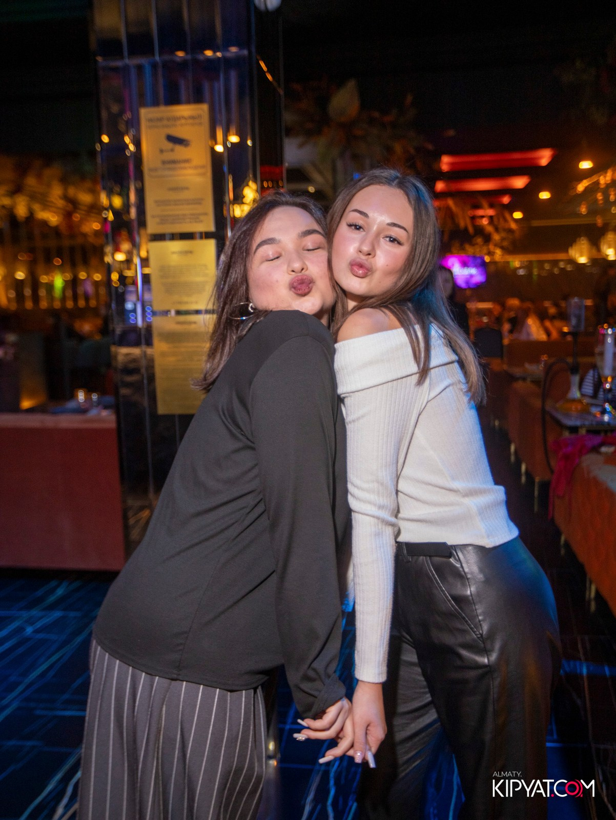 БАР ПАНАЕХАЛИ НА ДОСТЫК. КИПЯТКОМ АЛМАТЫ! Фотосъемка мероприятий в Алматы