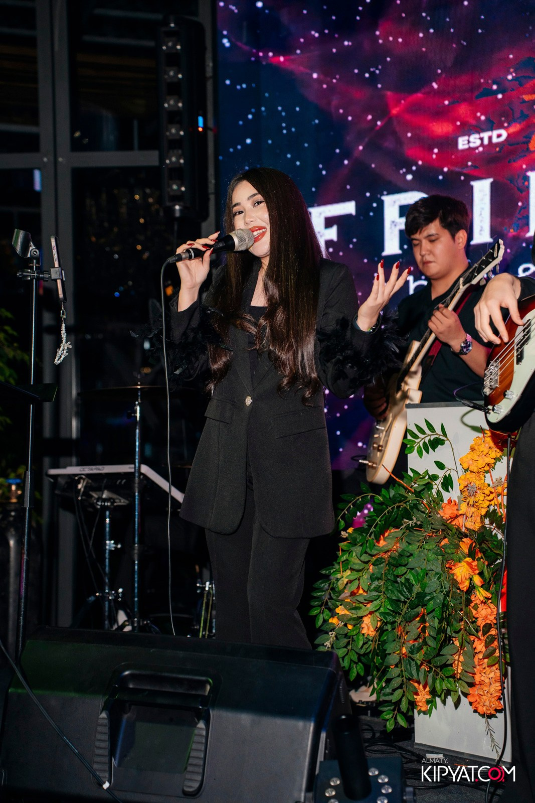 FRIENDS BAR & TERRACE. КИПЯТКОМ АЛМАТЫ!