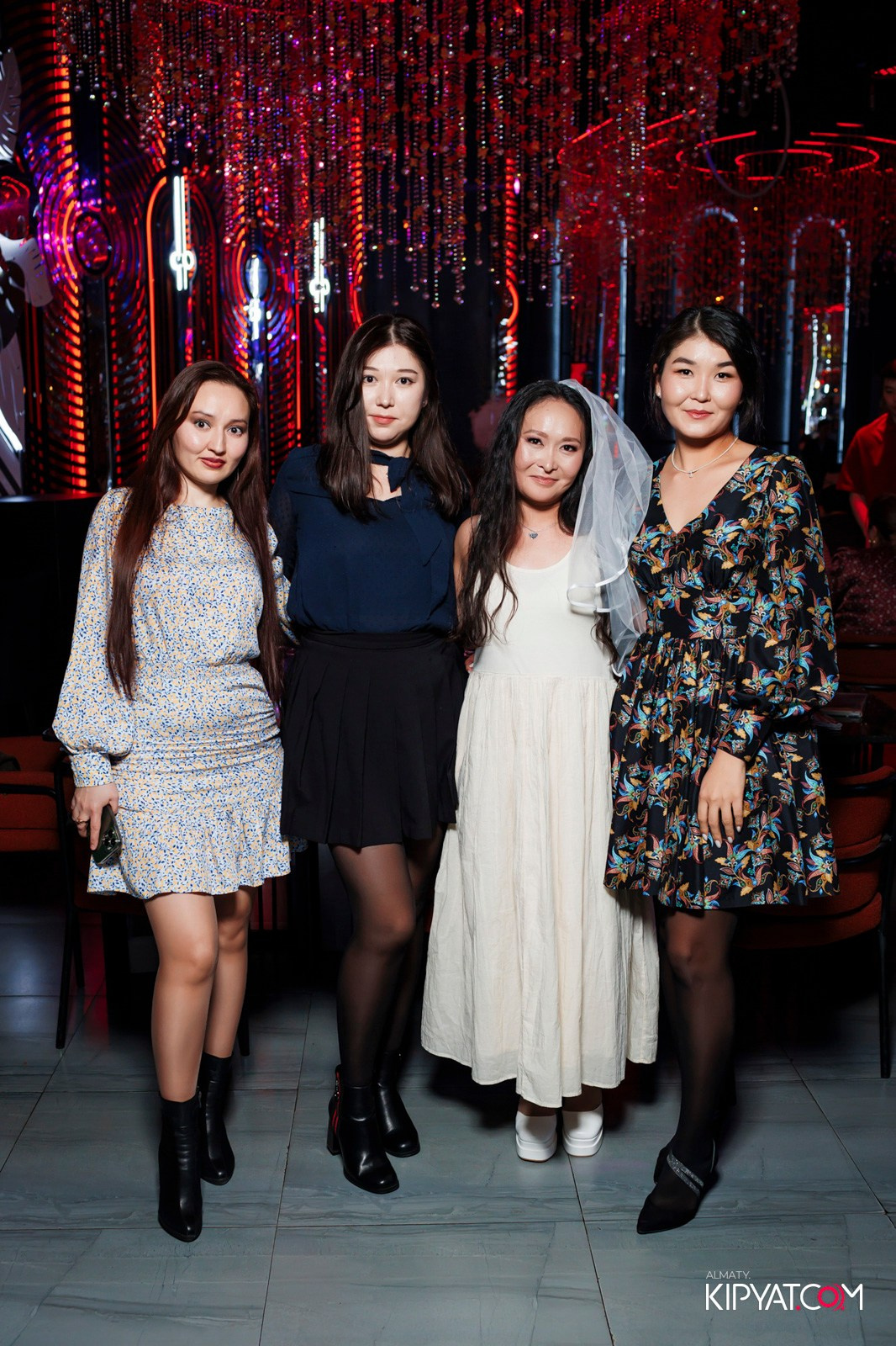 FRIENDS BAR & TERRACE. КИПЯТКОМ АЛМАТЫ!