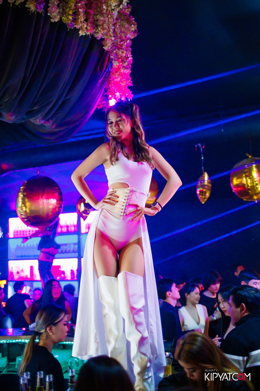 UYAT EMES BAR. КИПЯТКОМ АЛМАТЫ!