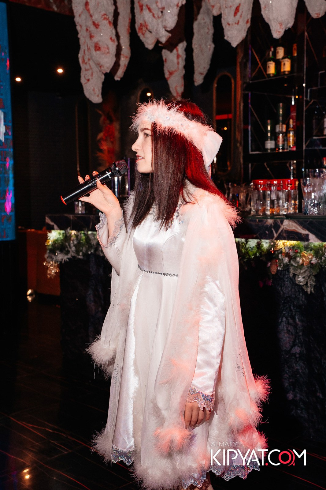 БАР ПАНАЕХАЛИ НА ТОЛЕ БИ. КИПЯТКОМ АЛМАТЫ!