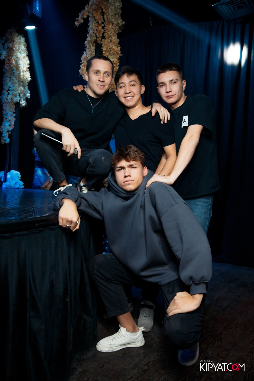 UYAT EMES BAR. КИПЯТКОМ АЛМАТЫ!