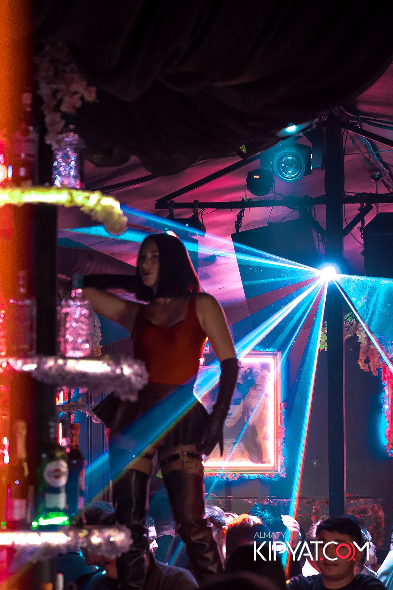 UYAT EMES BAR. КИПЯТКОМ АЛМАТЫ!