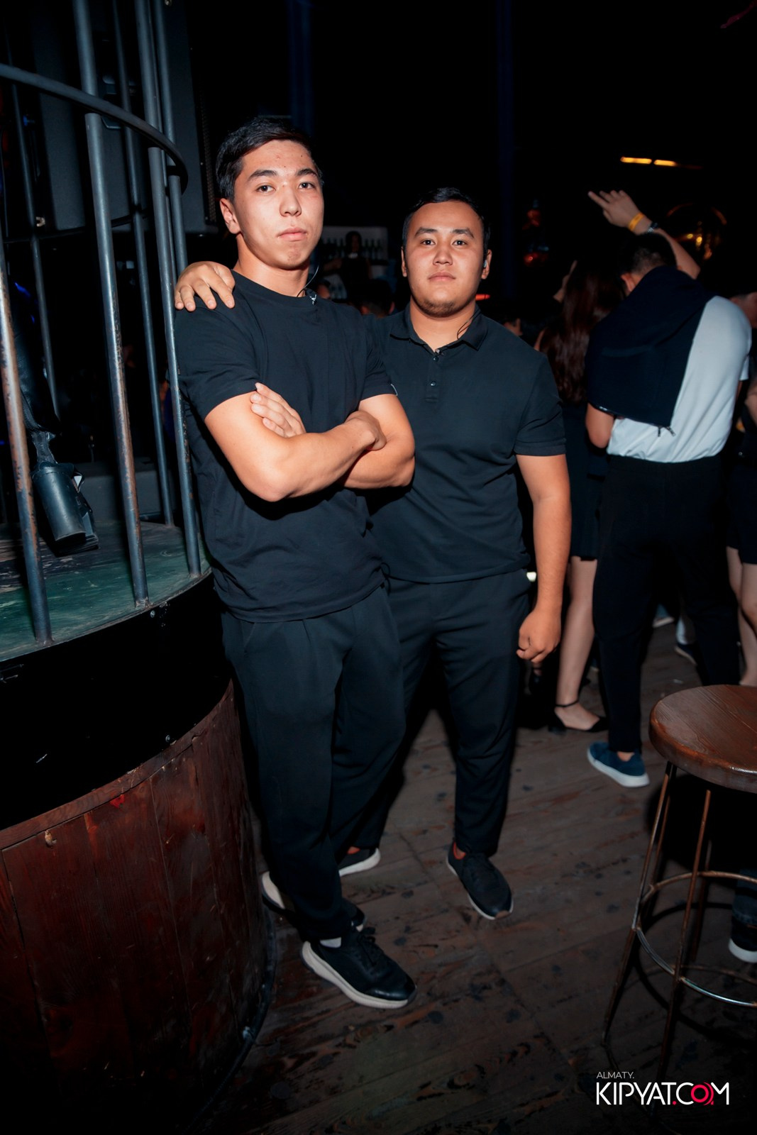 UYAT EMES BAR. КИПЯТКОМ АЛМАТЫ!