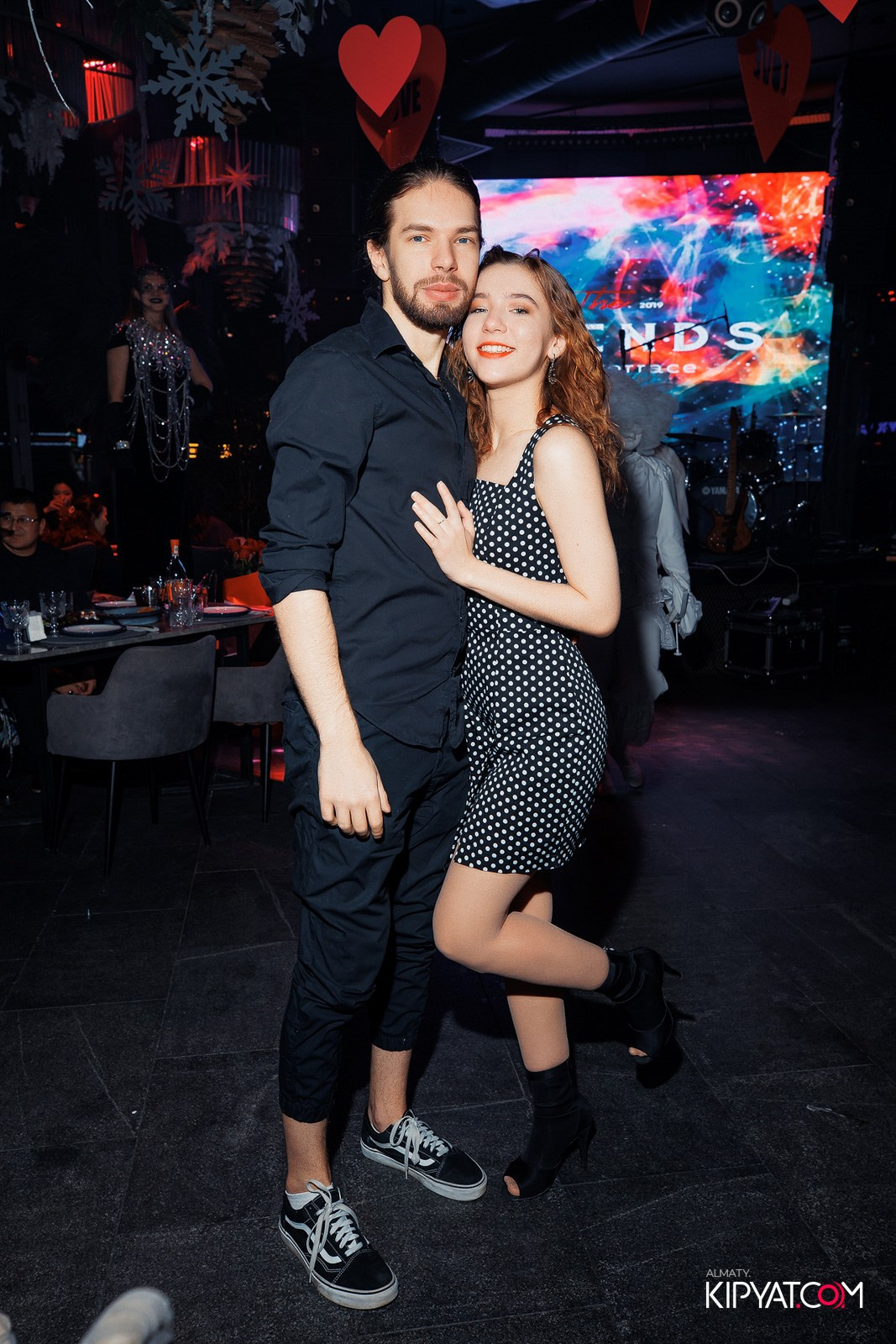 FRIENDS BAR & TERRACE. КИПЯТКОМ АЛМАТЫ!