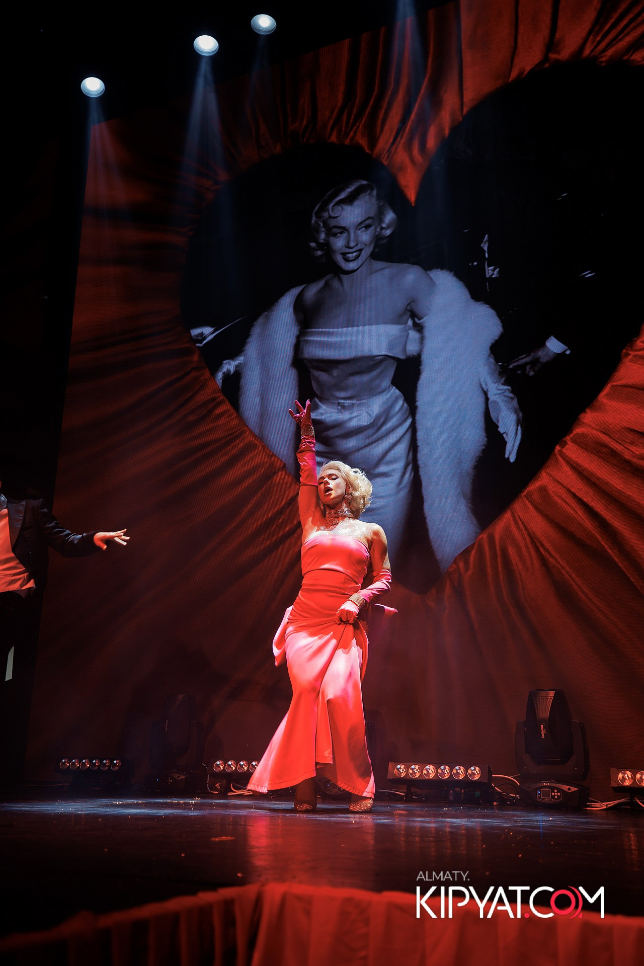 QUEEN. КИПЯТКОМ АЛМАТЫ!