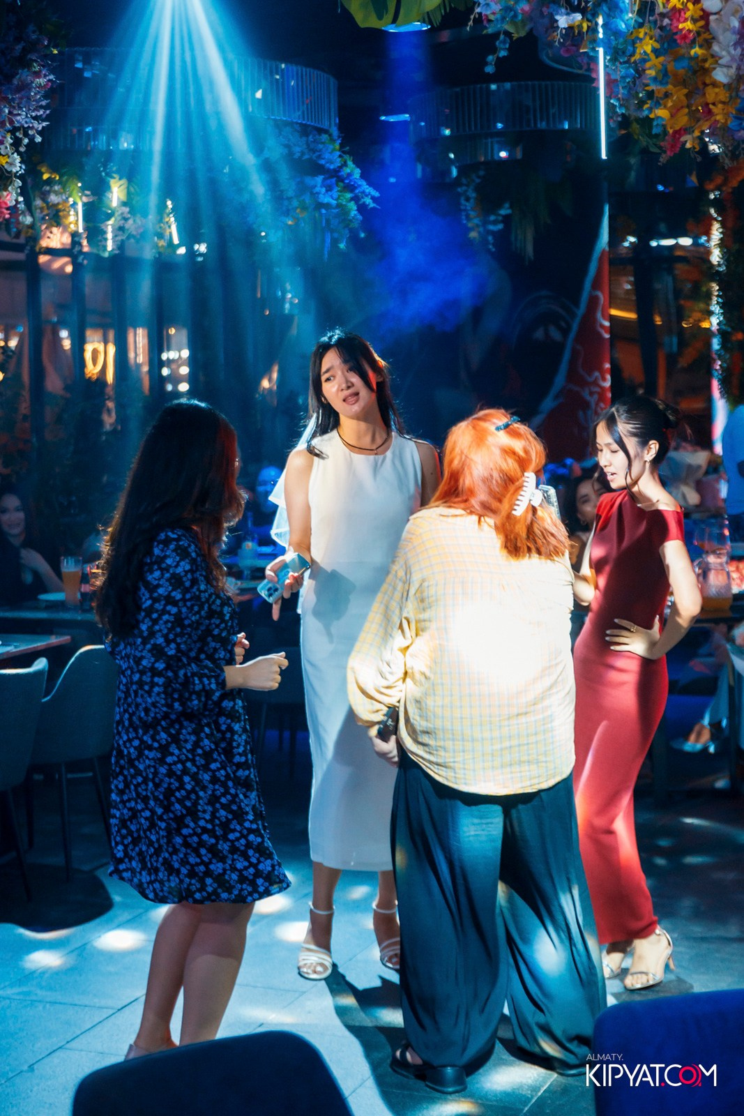 FRIENDS BAR & TERRACE. КИПЯТКОМ АЛМАТЫ! Фотосъемка мероприятий в Алматы