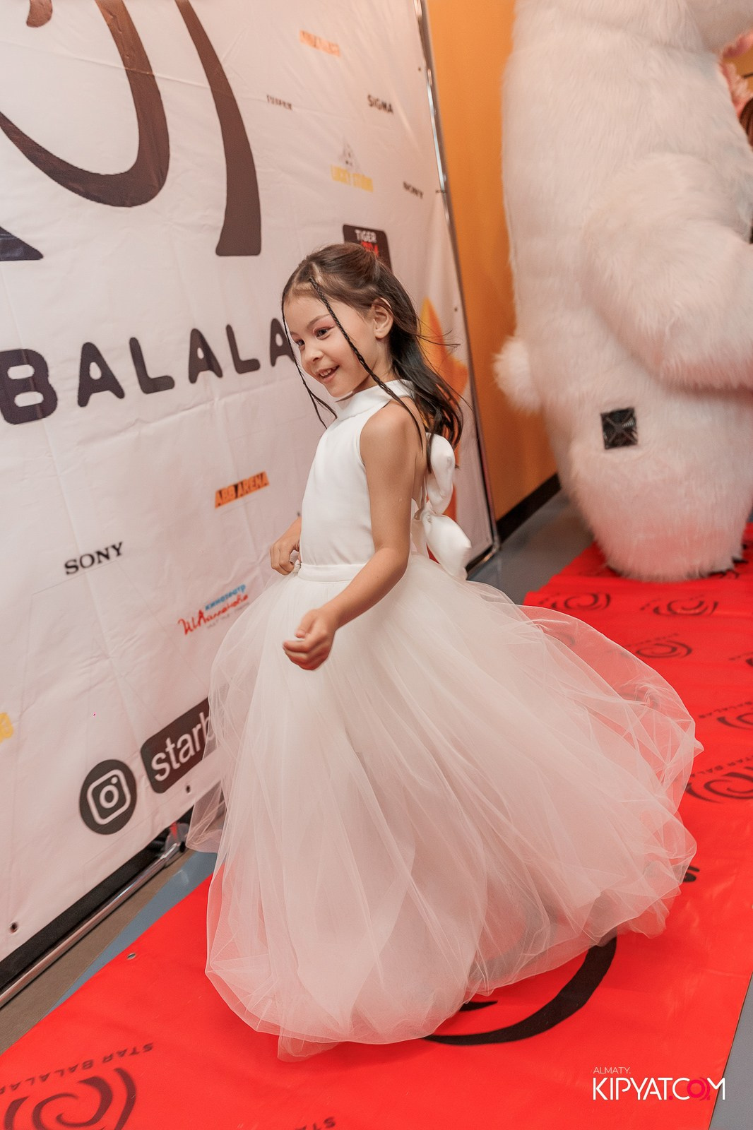 ПРЕЗЕНТАЦИЯ 10 ГРУППЫ КИНОПРОЕКТА STARBALALAR. КИПЯТКОМ АЛМАТЫ!