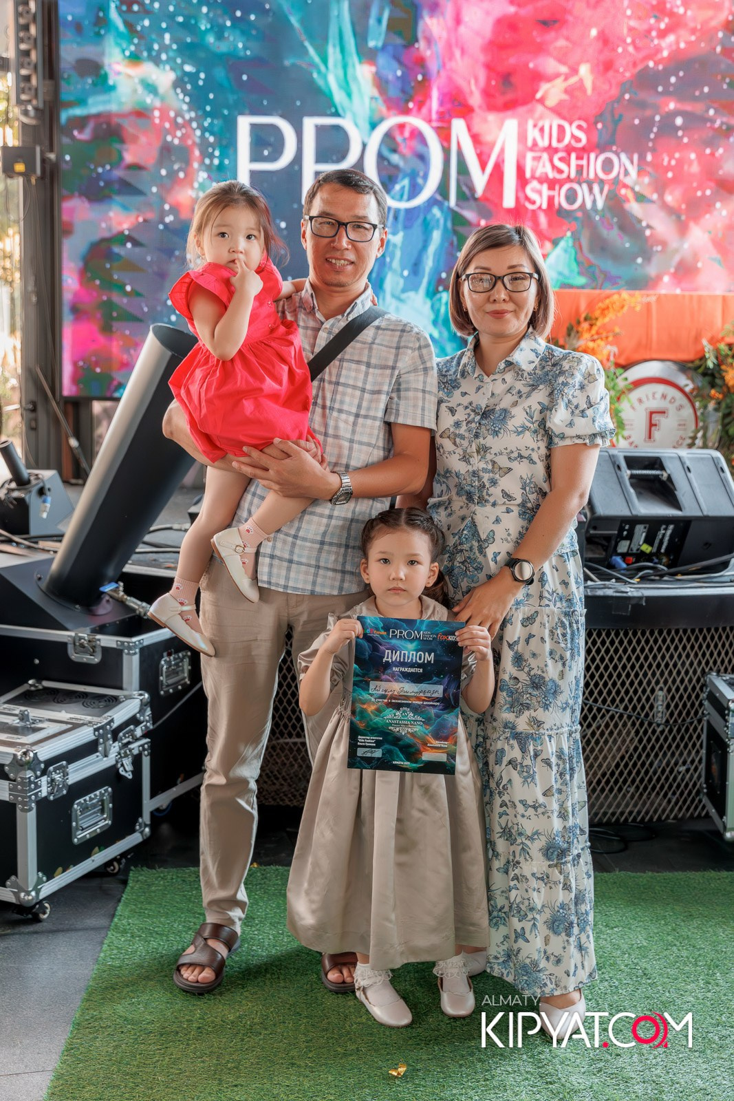 PROM KIDS FASHION SHOW. КИПЯТКОМ АЛМАТЫ!