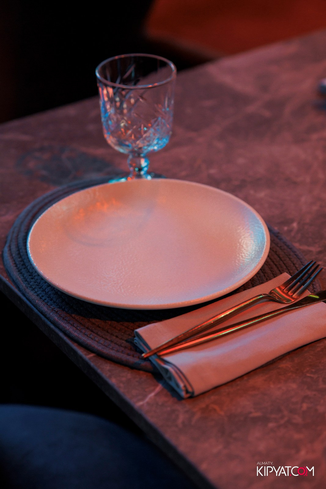 FRIENDS BAR & TERRACE. КИПЯТКОМ АЛМАТЫ!