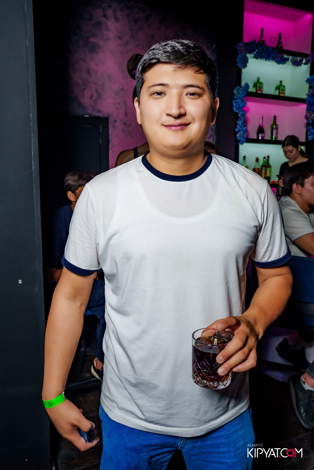 UYAT EMES BAR. КИПЯТКОМ АЛМАТЫ!