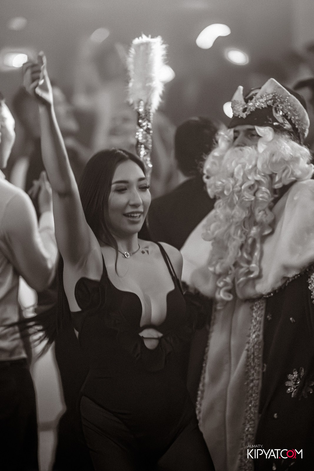 FITNESS ЁЛКА в ночном клубе SANTA BARBARA. КИПЯТКОМ АЛМАТЫ!