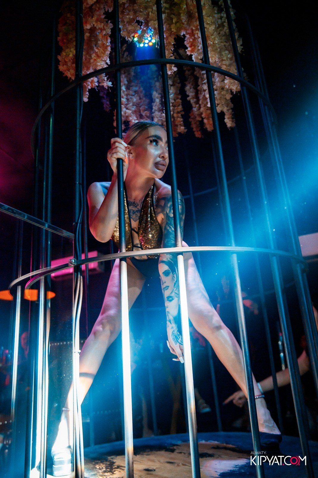 UYAT EMES BAR. КИПЯТКОМ АЛМАТЫ!