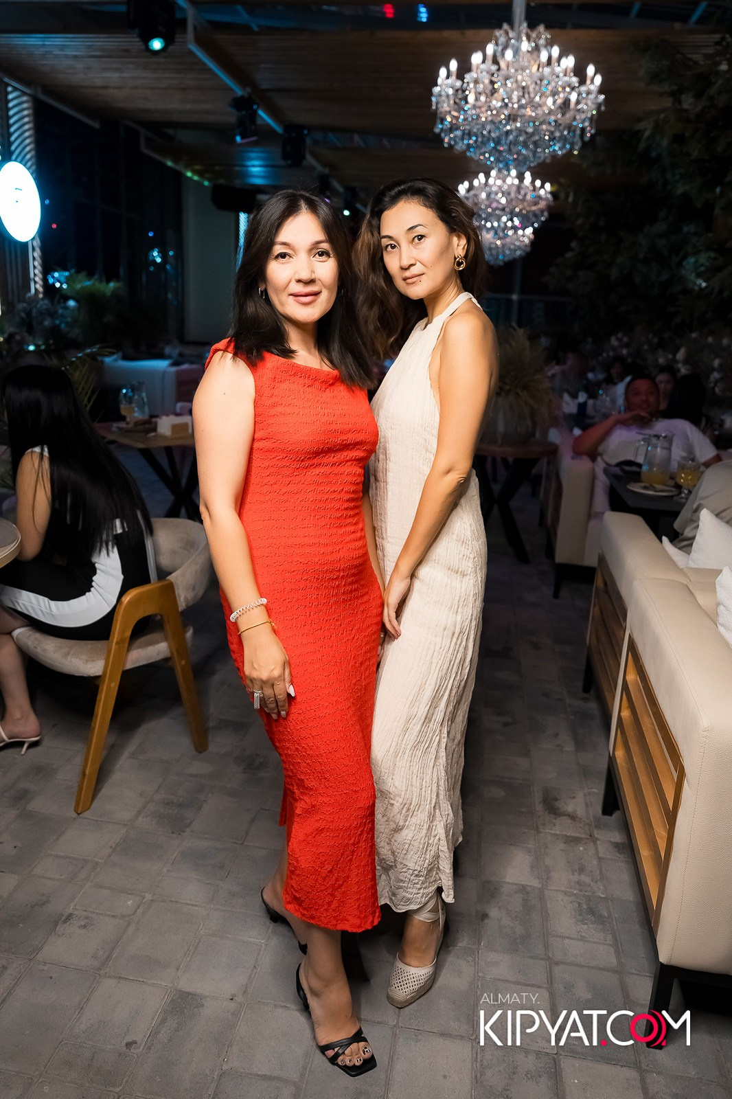 FRIENDS BAR & TERRACE. КИПЯТКОМ АЛМАТЫ!