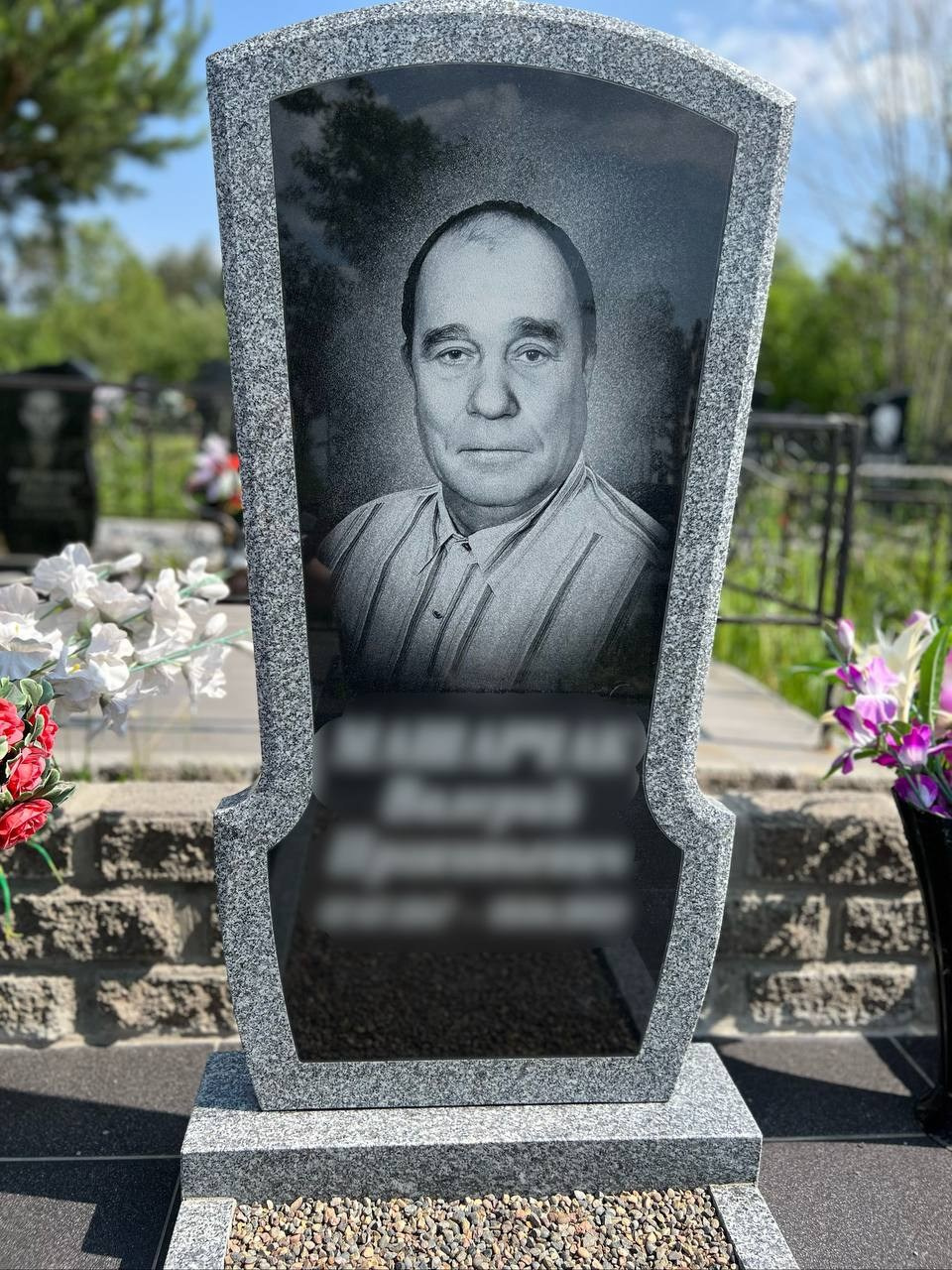 Гравировка от наших художников. ГРАНИТ26 Ритуальные услуги Железногорск. Благоустройство могил, продажа памятников