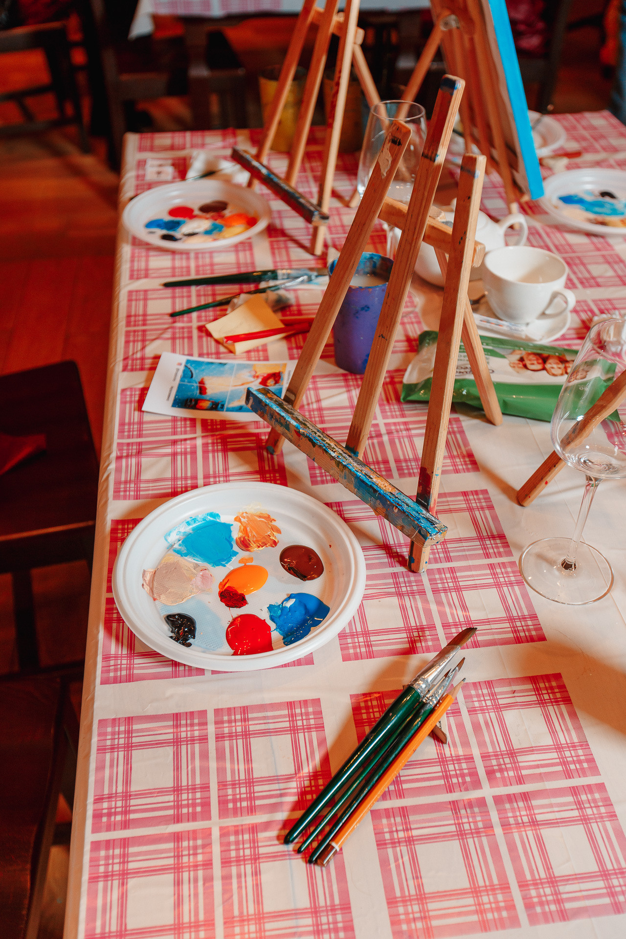 Фотоотчет с арт вечеринки проекта «Краски и Вино»