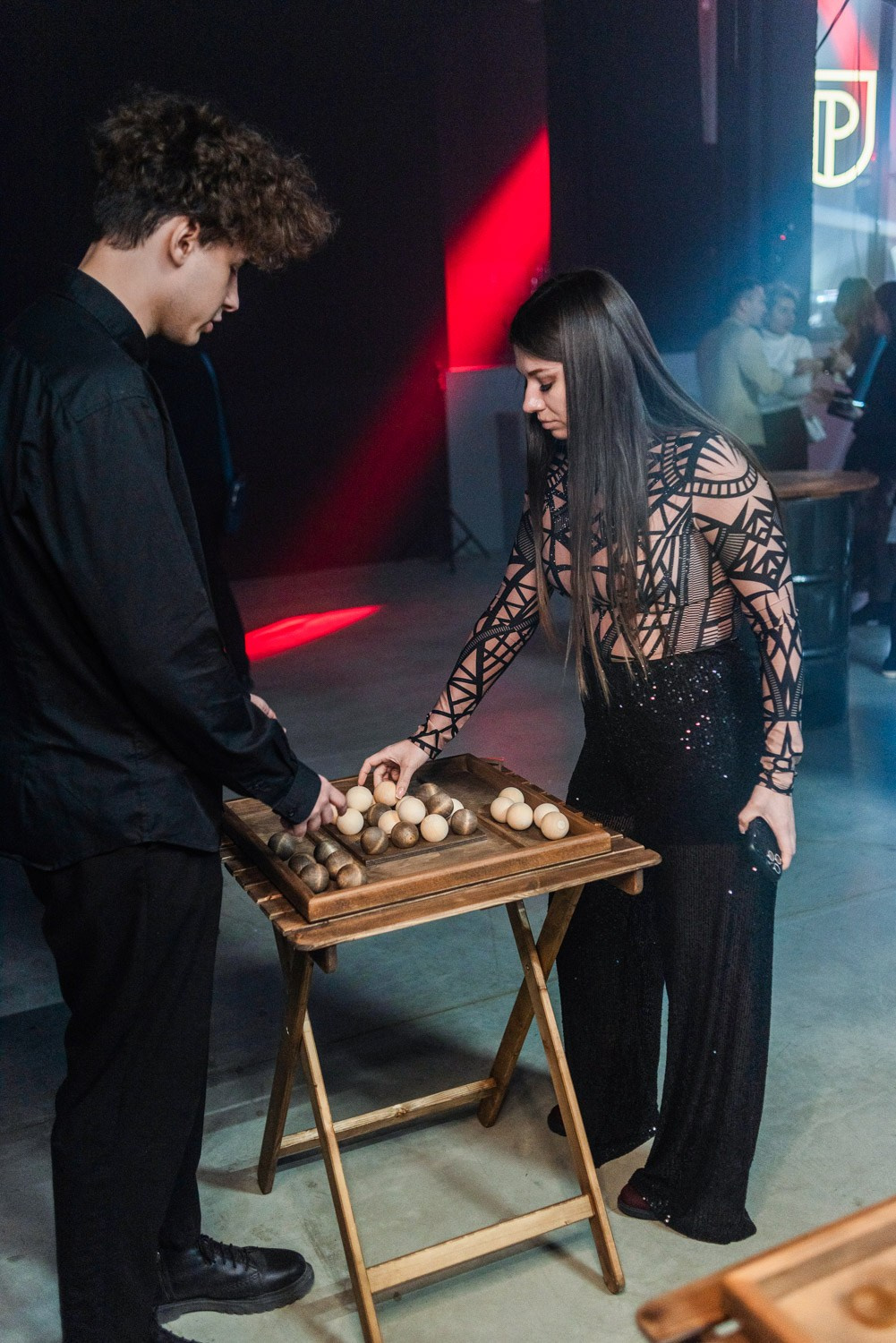 Крафтовые игры (настольные деревянные игры) в аренда на мероприятие. Инсталаб Краснодар фото и видео интерактивы на ваше мероприятие