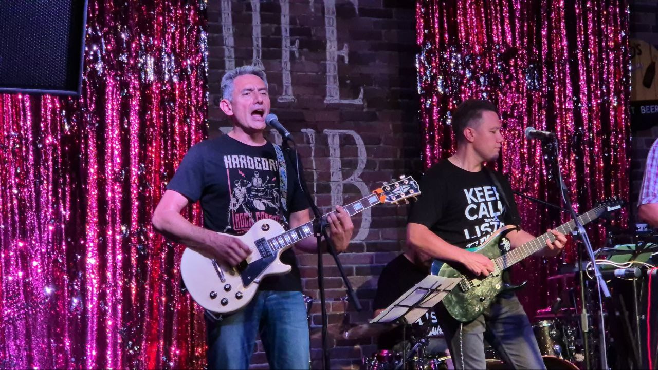 LifePub 31.07.2024. Московская кавер-группа BankBand