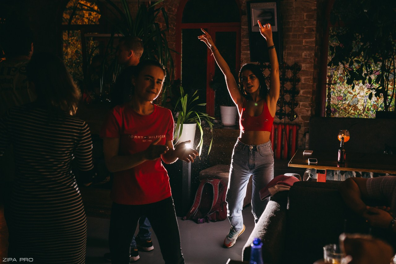 Бар «Buddu tut». Фотограф Zipa Pro