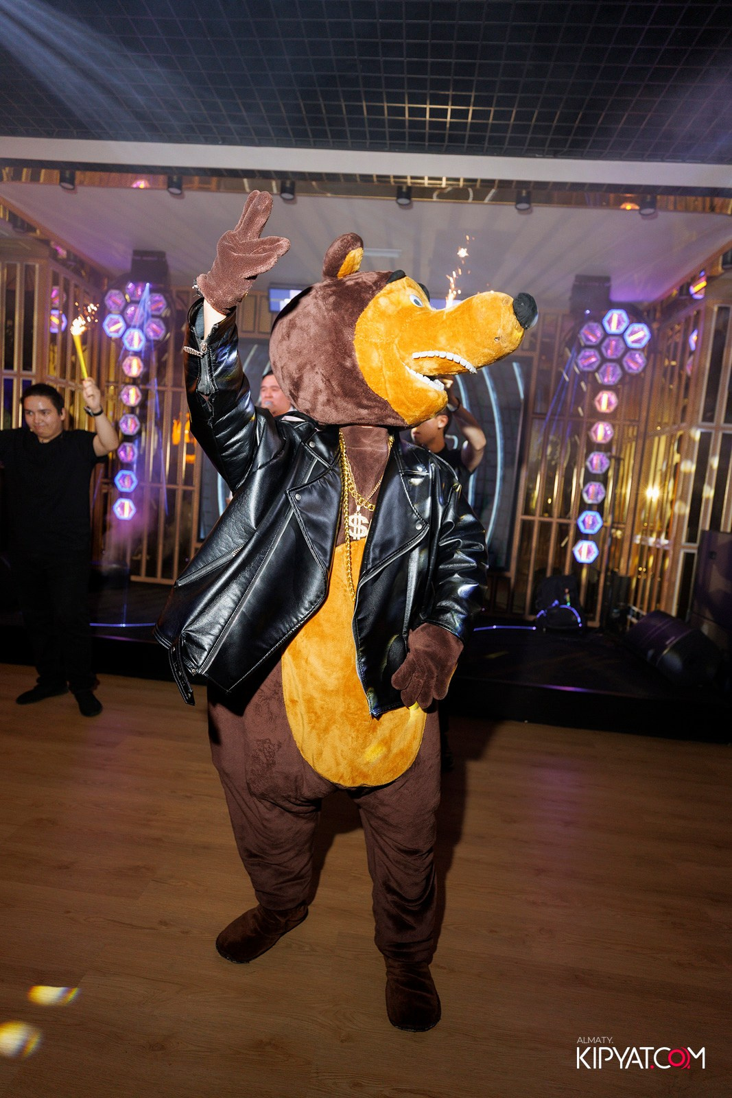 УХО И МЕДВЕДЬ НА КУРМАНАГАЗЫ. КИПЯТКОМ АЛМАТЫ! Фотосъемка мероприятий в Алматы