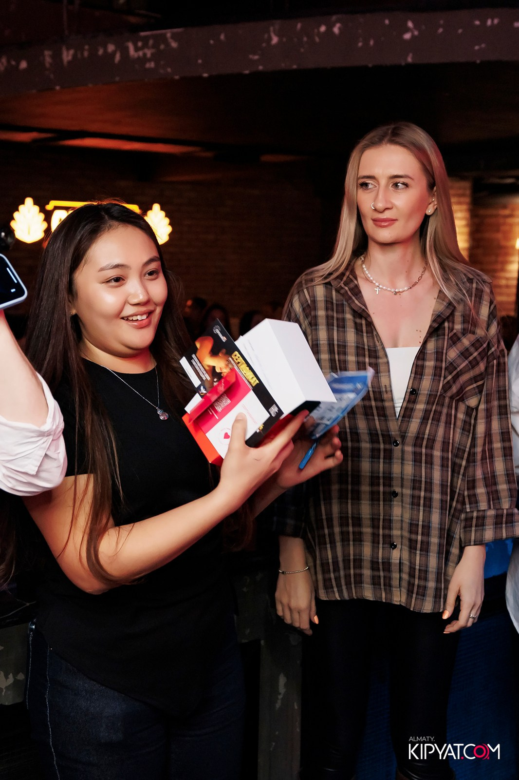 МУЗЫКАЛЬНОЕ ЛОТО В HIT RETRO. КИПЯТКОМ АЛМАТЫ! Фотосъемка мероприятий в Алматы