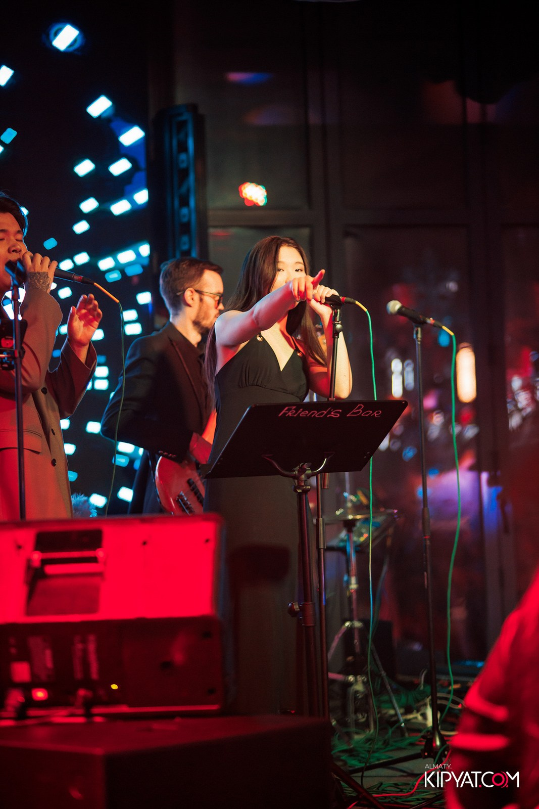 FRIENDS BAR & TERRACE. КИПЯТКОМ АЛМАТЫ!