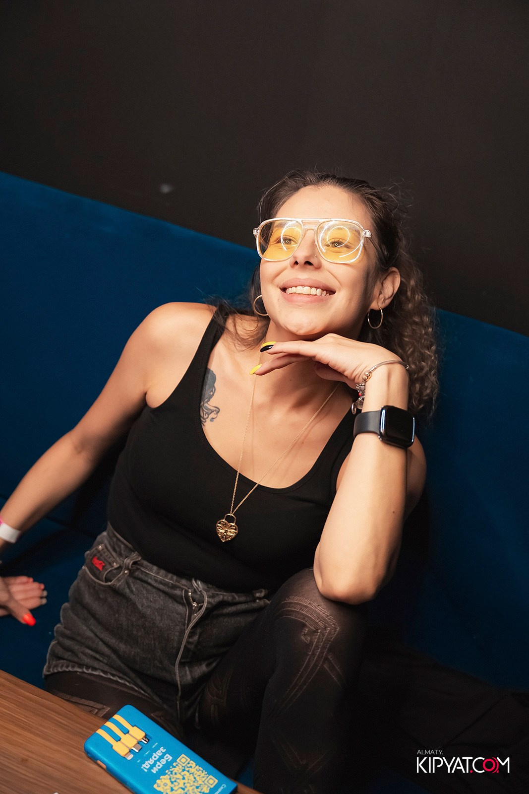 UYAT ЕМES BAR. КИПЯТКОМ АЛМАТЫ!