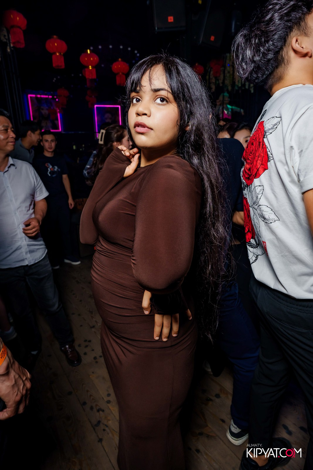 UYAT EMES BAR. КИПЯТКОМ АЛМАТЫ!